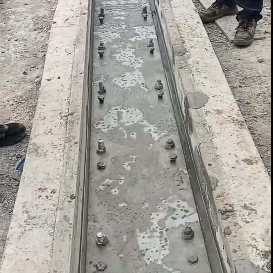 麻江港口码头起重机龙门吊重型机械设备稳固用早强快凝轨道胶泥